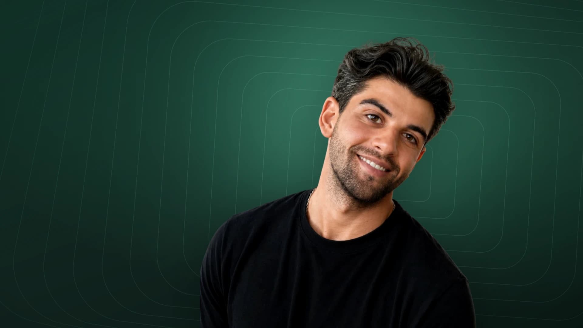 Tiago Rodrigues, fundador da Forma, num retrato real em ambiente composto